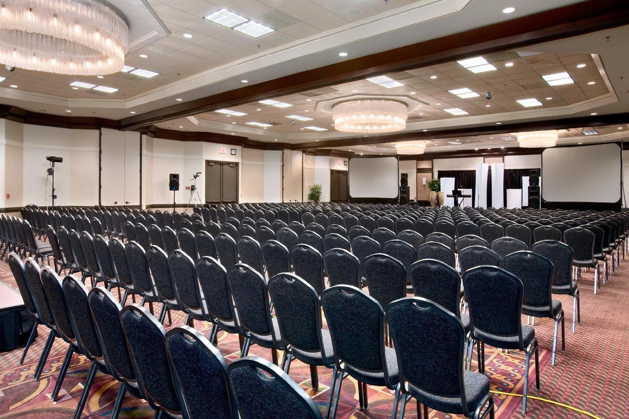 Hotel Doubletree By Hilton Wichita Airport Business photo